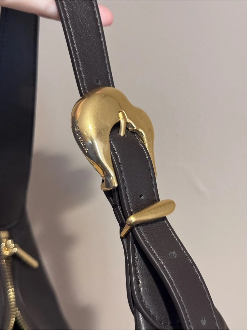Cuyana Celeste Shoulder Bag in Mocha